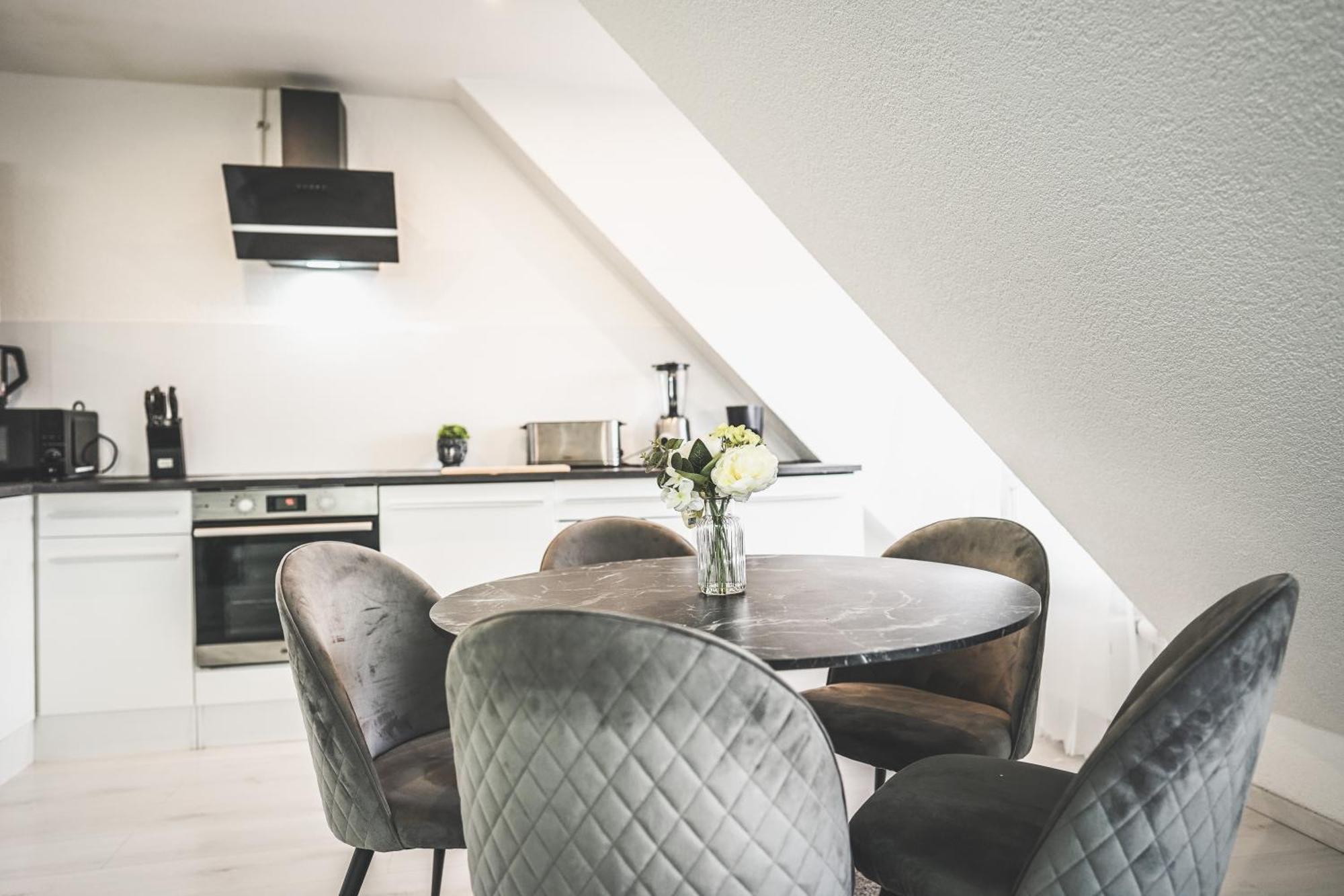 Luxus Maisonette Wohnung Am See, Wehome Premium Sankt Leon-Rot Buitenkant foto