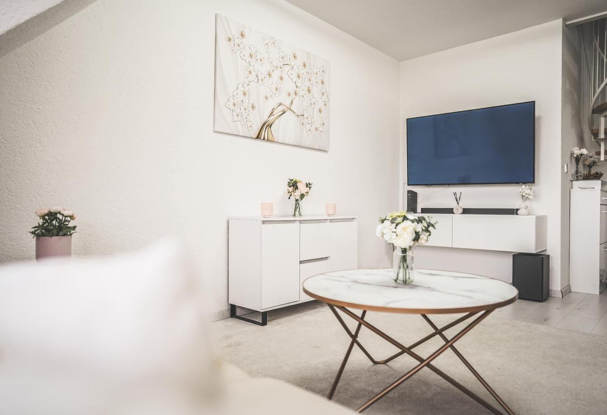 Luxus Maisonette Wohnung Am See, Wehome Premium Sankt Leon-Rot Buitenkant foto